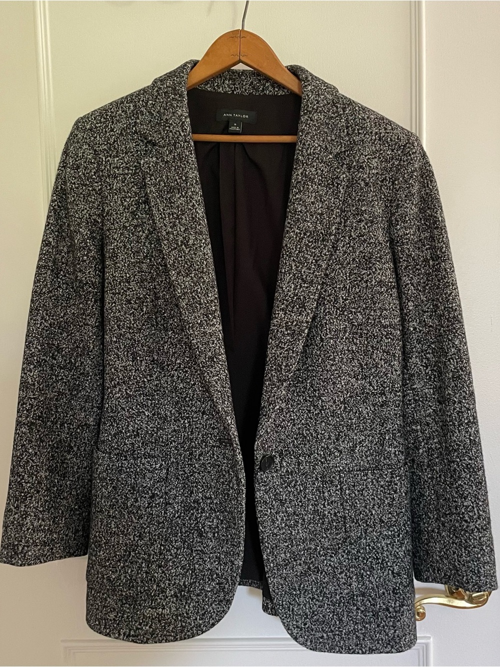 Ann Taylor Women’s Gray, Black and White Textured Single-Button Blazer
